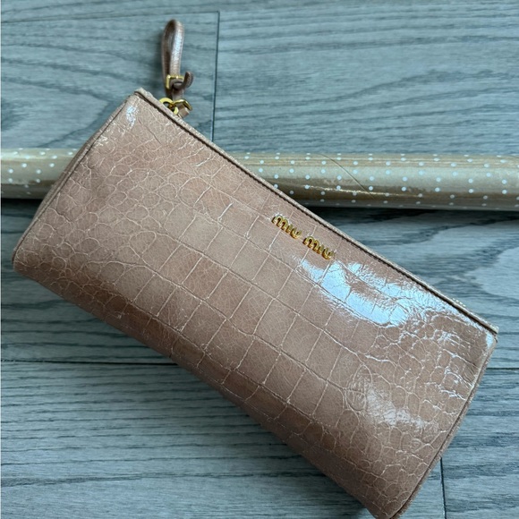 Miu Miu Croc Embossed Leather wristlet clutch - Picture 2 of 4